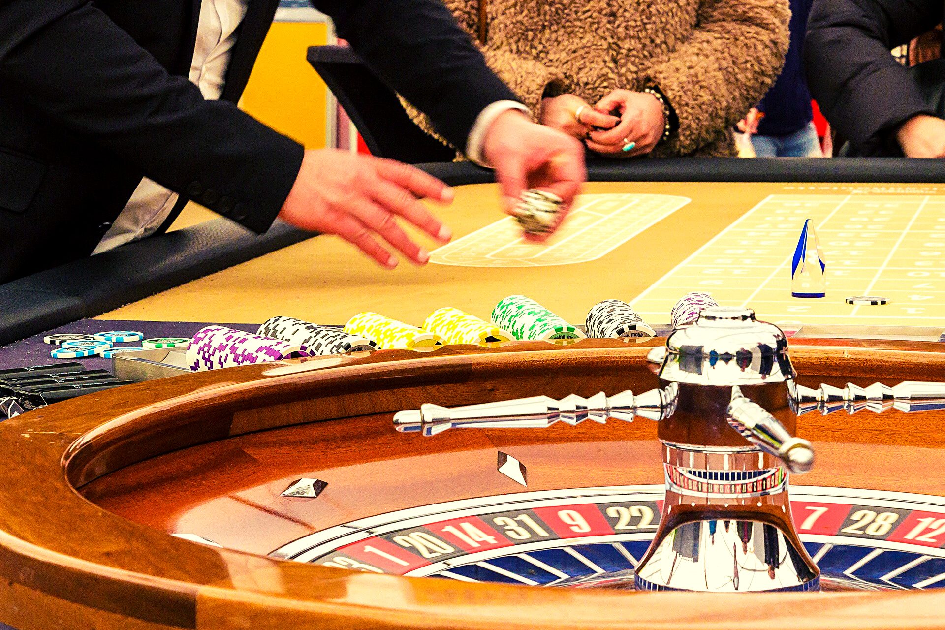Navigating the Virtual Casino Floor: The Rise of Online Gambling